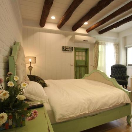 皇裔民宿 - 歐式小屋 Hualien Extérieur photo