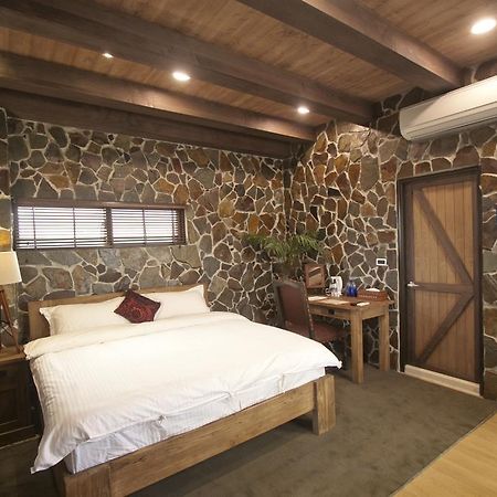皇裔民宿 - 歐式小屋 Hualien Extérieur photo