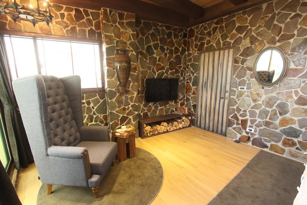 皇裔民宿 - 歐式小屋 Hualien Extérieur photo
